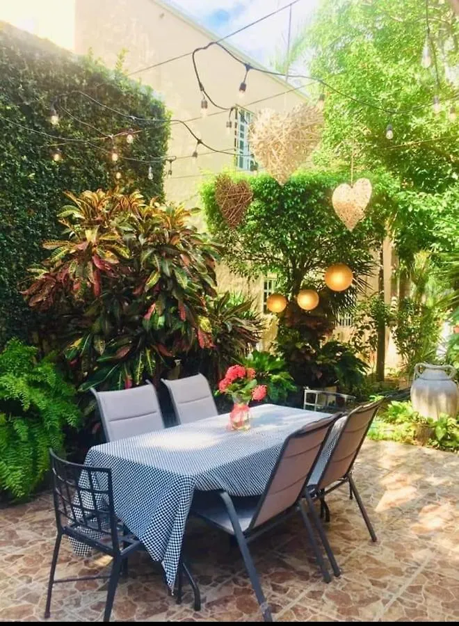 Casa Cristal Apartment Cancun Homestay